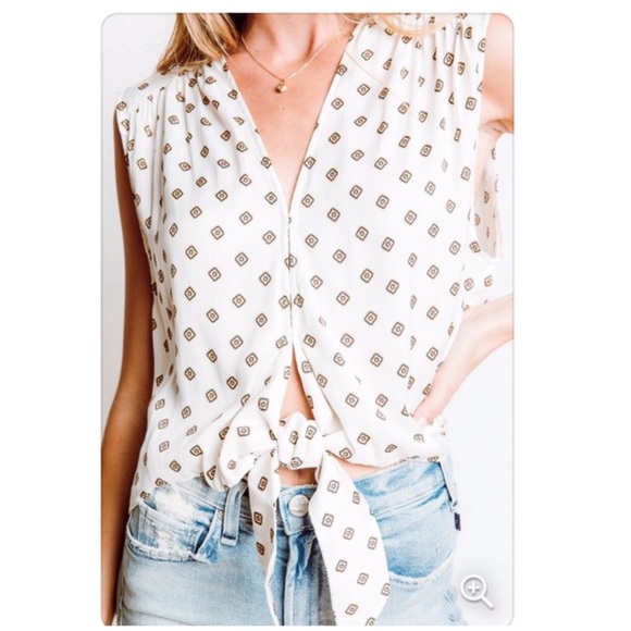 💥Free People Printed Tie-Front Top - Picture 3 of 8